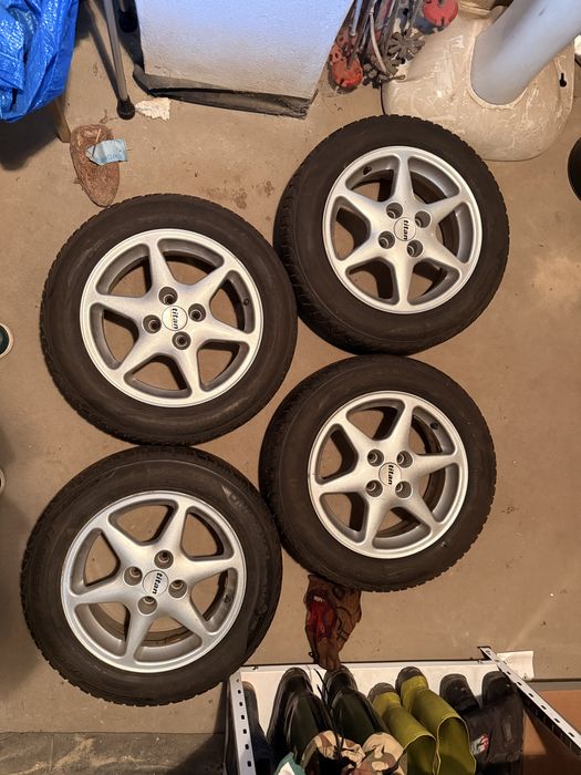 4xAluminiowe Felgi + Opony Zimowe Uniroyal 175/65/R15