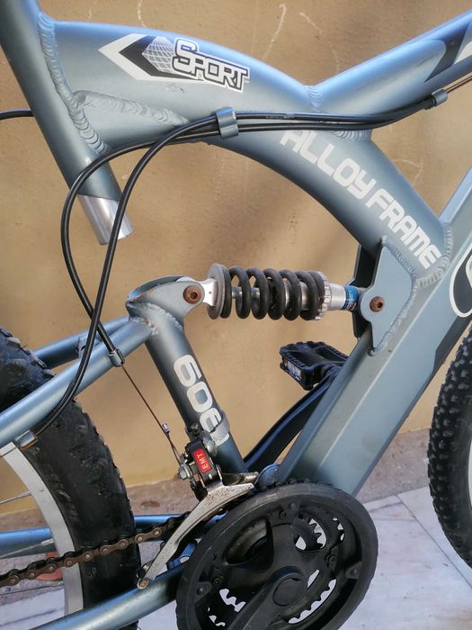 Bicicleta BTT alumínio e suspensão total