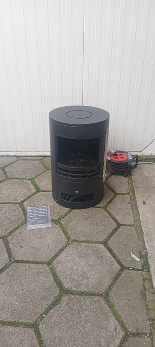 Kominek elektryczny klarstein brixen 1000/2000 watt piecyk 

Cena 449