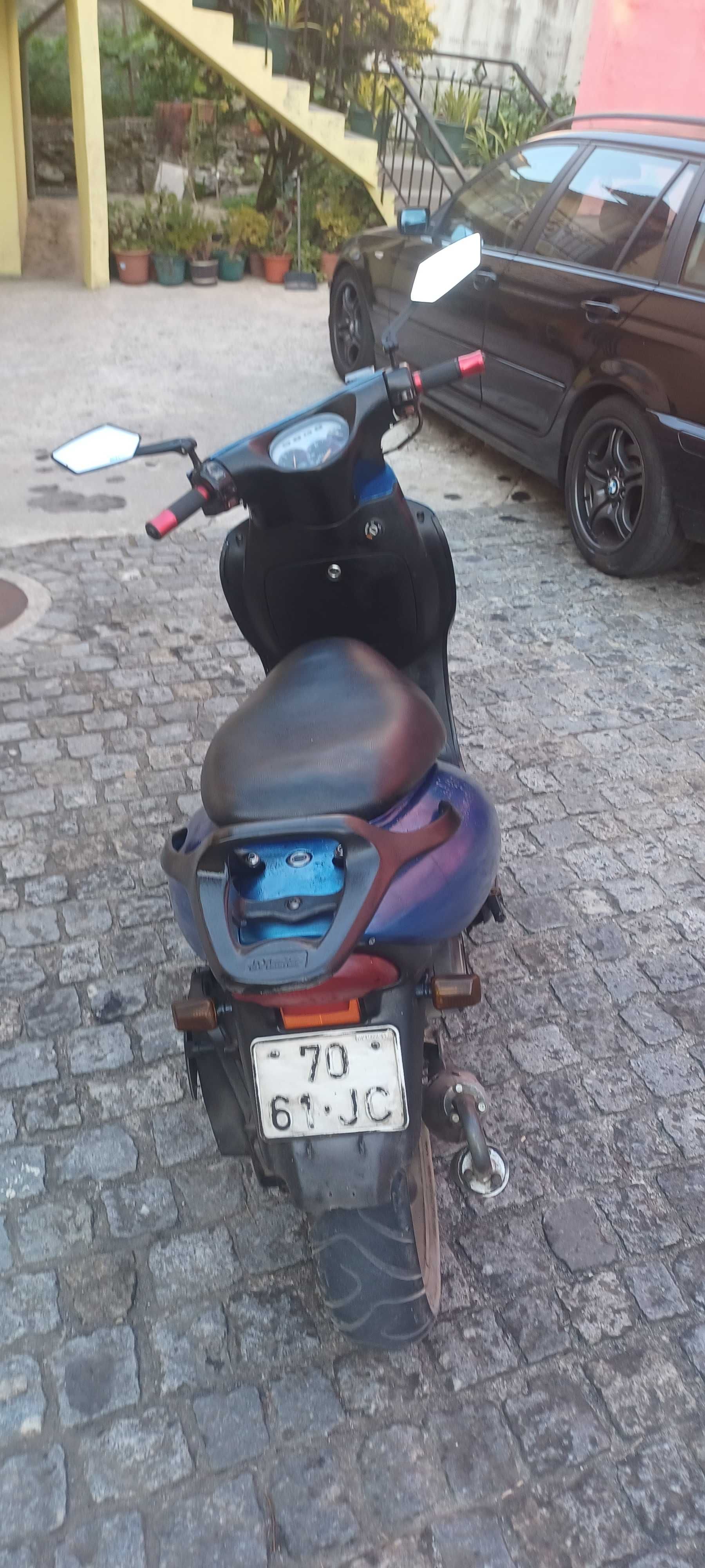 Mota impecável em bom estado
