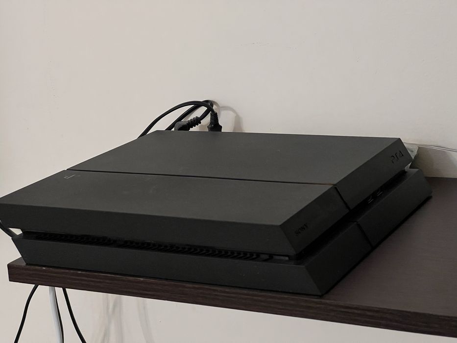 Sony PlayStation 4 Fat 500gb ps4 model CUH-1216a