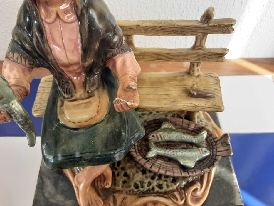 Figura Portuguesa em Cerâmica - Peixeira Nazarena