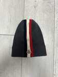 Шапка Moncler.