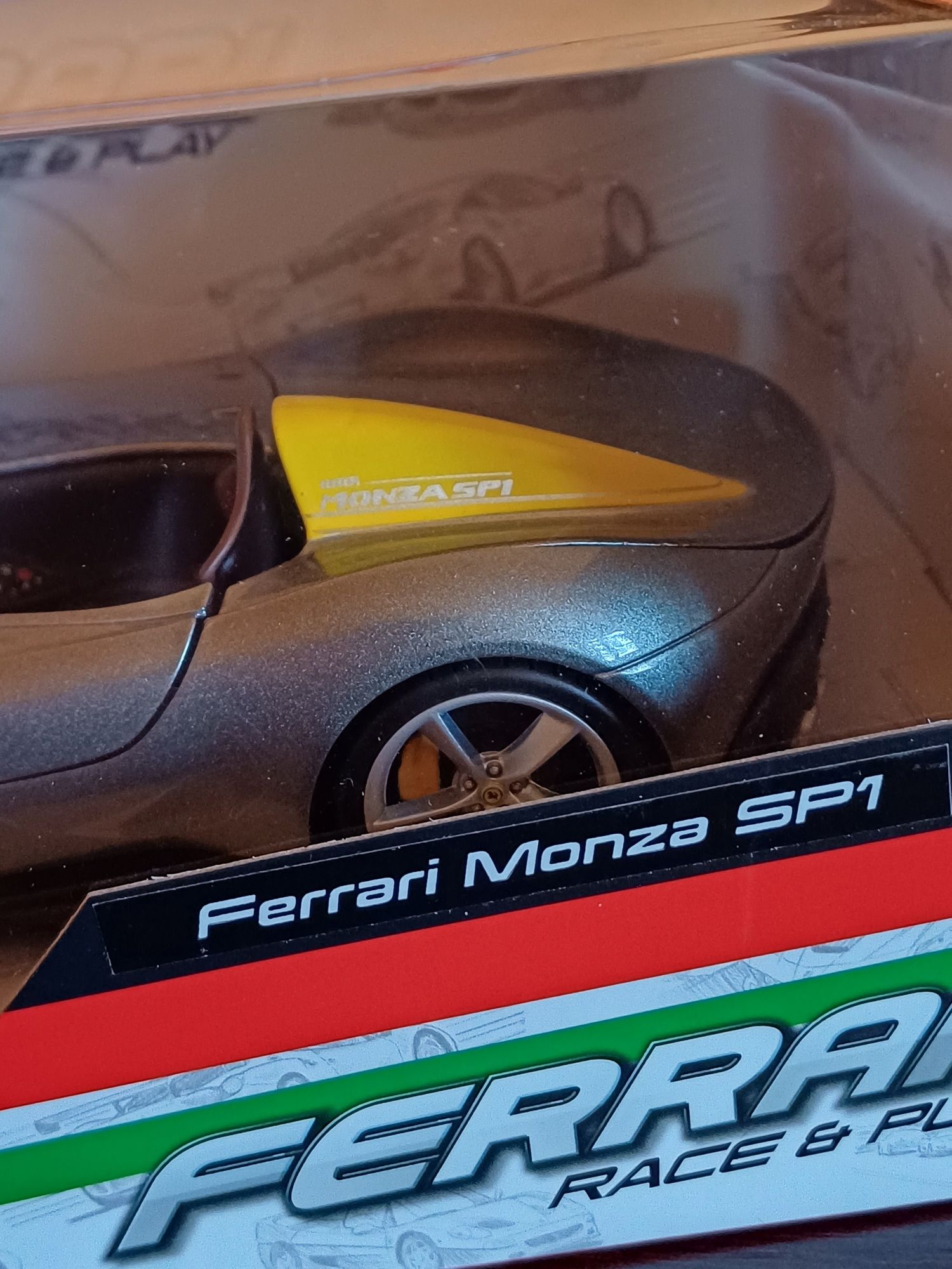 Bburago Ferrari Monza SP1 skala 1:24 ok. 19 cm