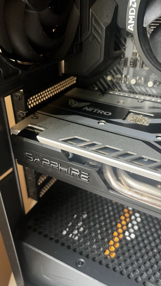 Komputer gamingowy AMD RADEON RYZEN