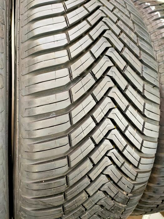 Opony 235/55R18 całoroczne 235/55/18 CONTINENTAL (4x4/SUV) OO14713