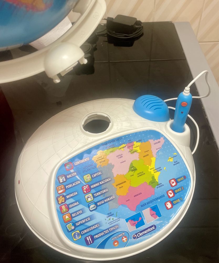 Globo interativo Clementoni