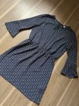 Sukienka H&M w geometryczny wzór r. 38 elegancka i wygodnaj