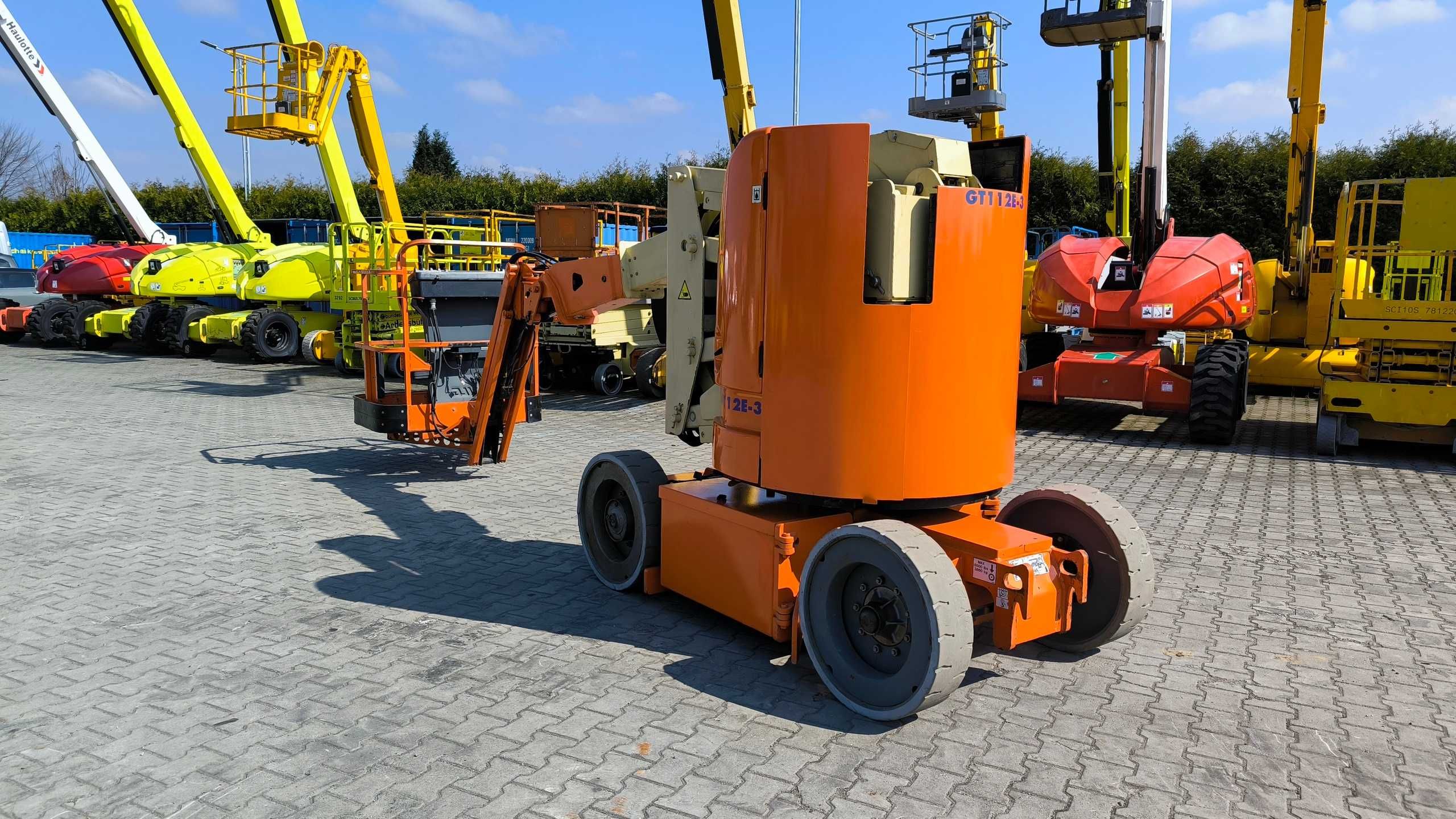 Podnośnik koszowy elektryczny JLG E300 AJP rok 2007 cena 44900 netto