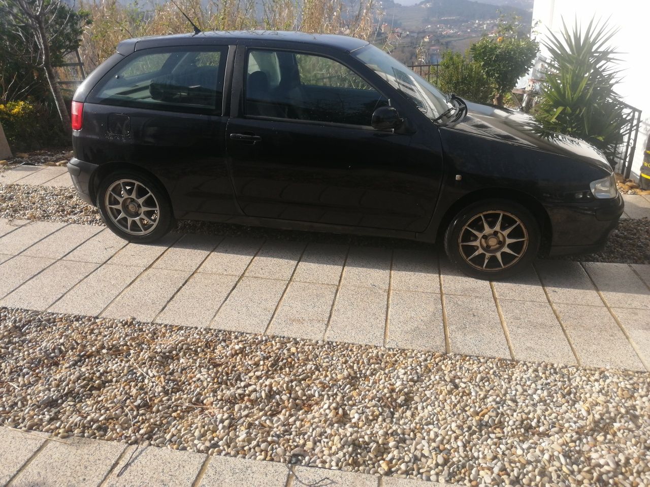 SEAT Ibiza 1.9 TDI – Motor VW, económico, fiável, pneus novos