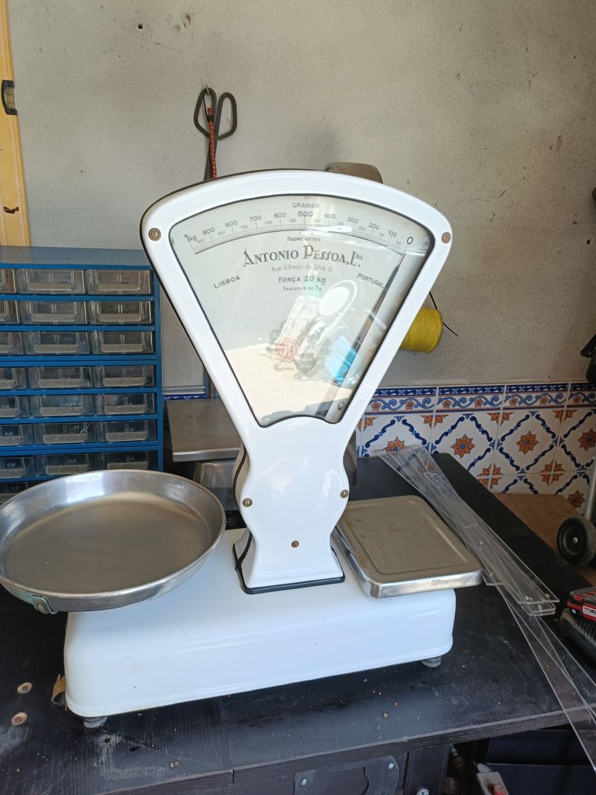Balança antiga Antônio Pessoa lda