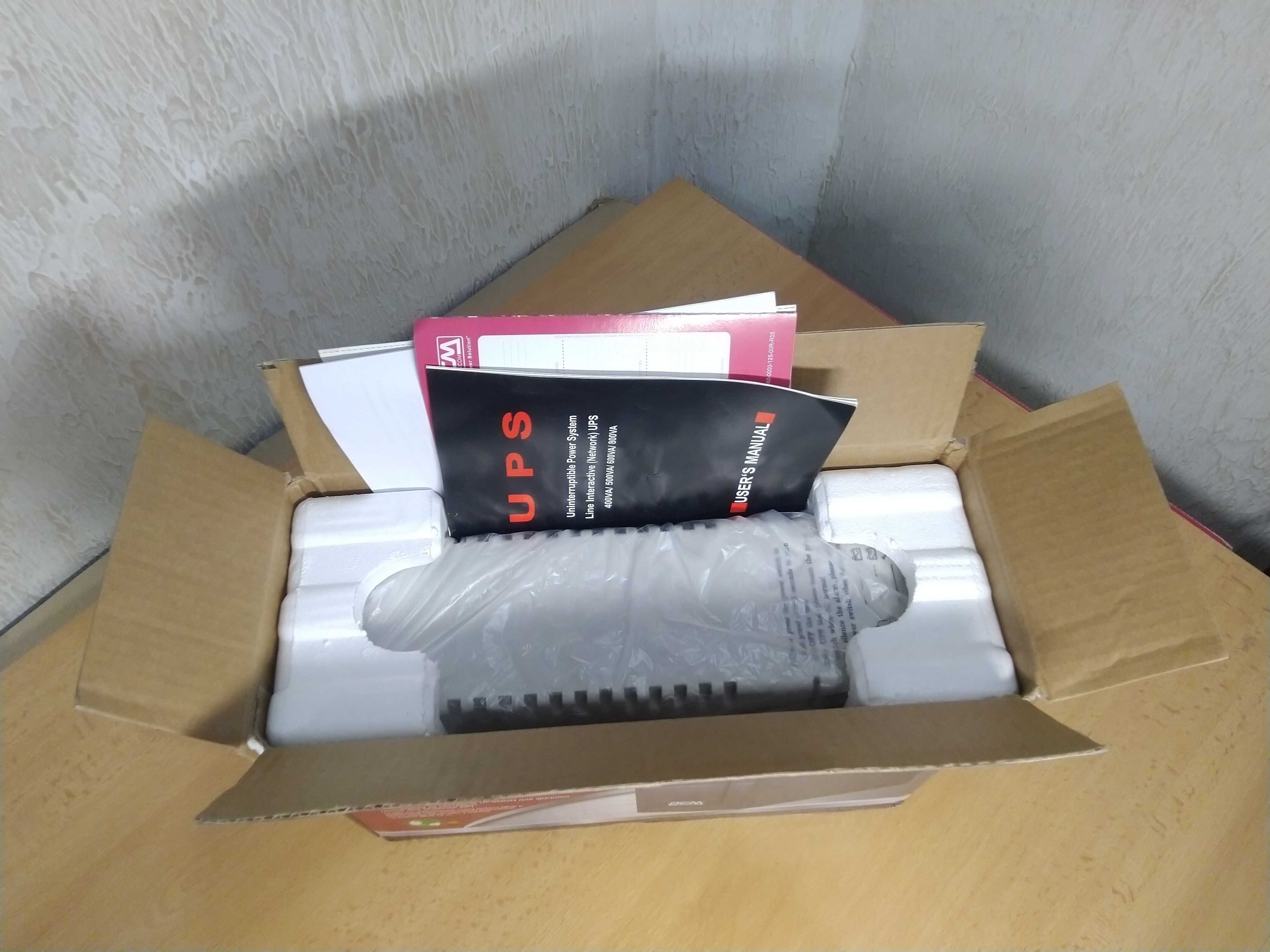 Блок безперебійного живлення UPS POWERCOM KIN-525A, нова батарея!