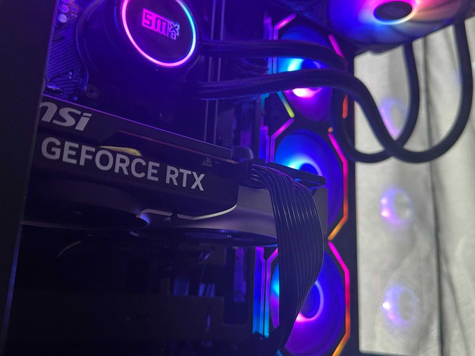 Komputer Gamingowy RTX 5060 FV23% AMD Ryzen 5 Akwarium AIO 360 do Gier