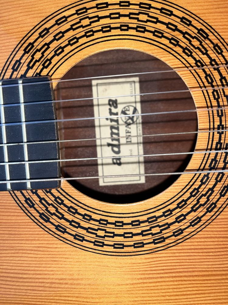 Gitara klasyczna drewniana firmy admira 1/2 dziecieca + zestaw