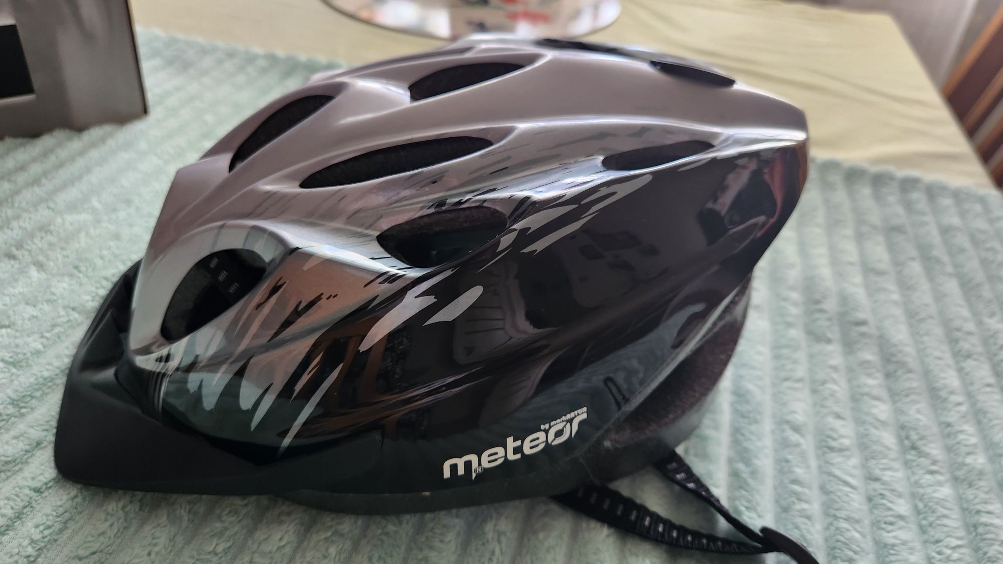 Kask Meteor M/L Nowy