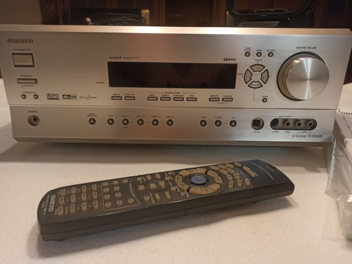 ONKYO TX-SR 600E home theater amplifier
This is an audiophile-quality