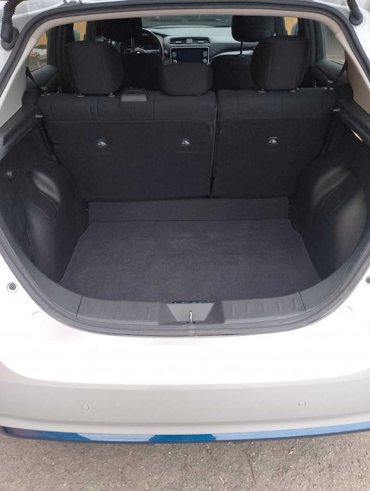 Nissan Leaf SV 2021