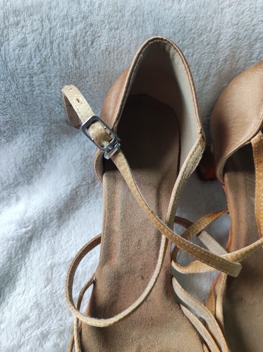 Buty do tańca towarzyskiego