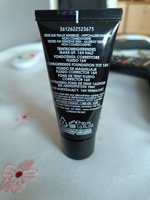 Sprzedam fluid firmy Vichy dermablend beige 30