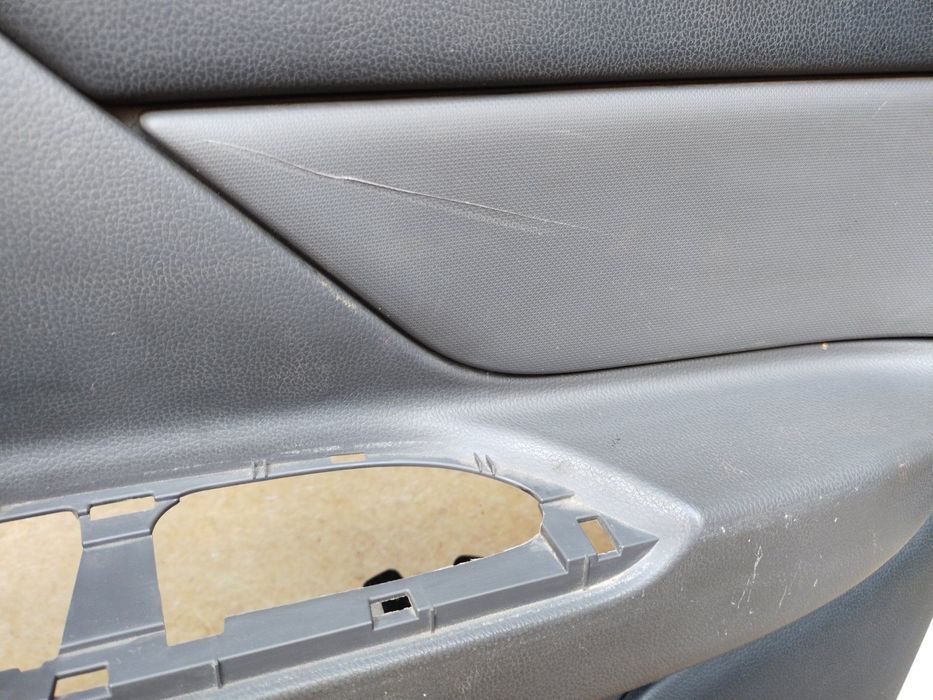 Mitsubishi L200 2014- карта двери передняя правая 7221C554ZZ