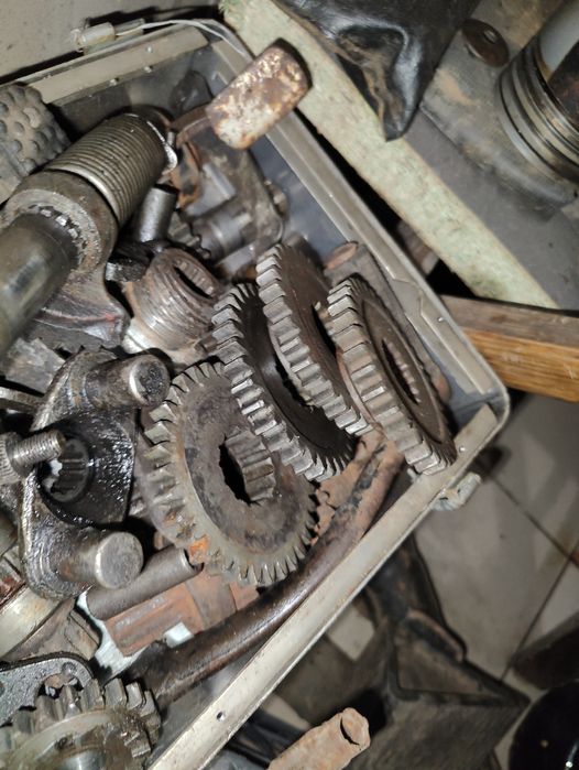 Вал коробки передач первічний, вторичний МТ Дніпро