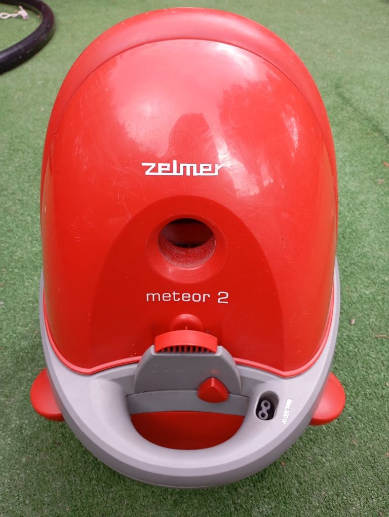 Odkurzacz Zelmer Meteor 2 Typ 400.0.F16E P, moc 1600W, bez kabla! Czer