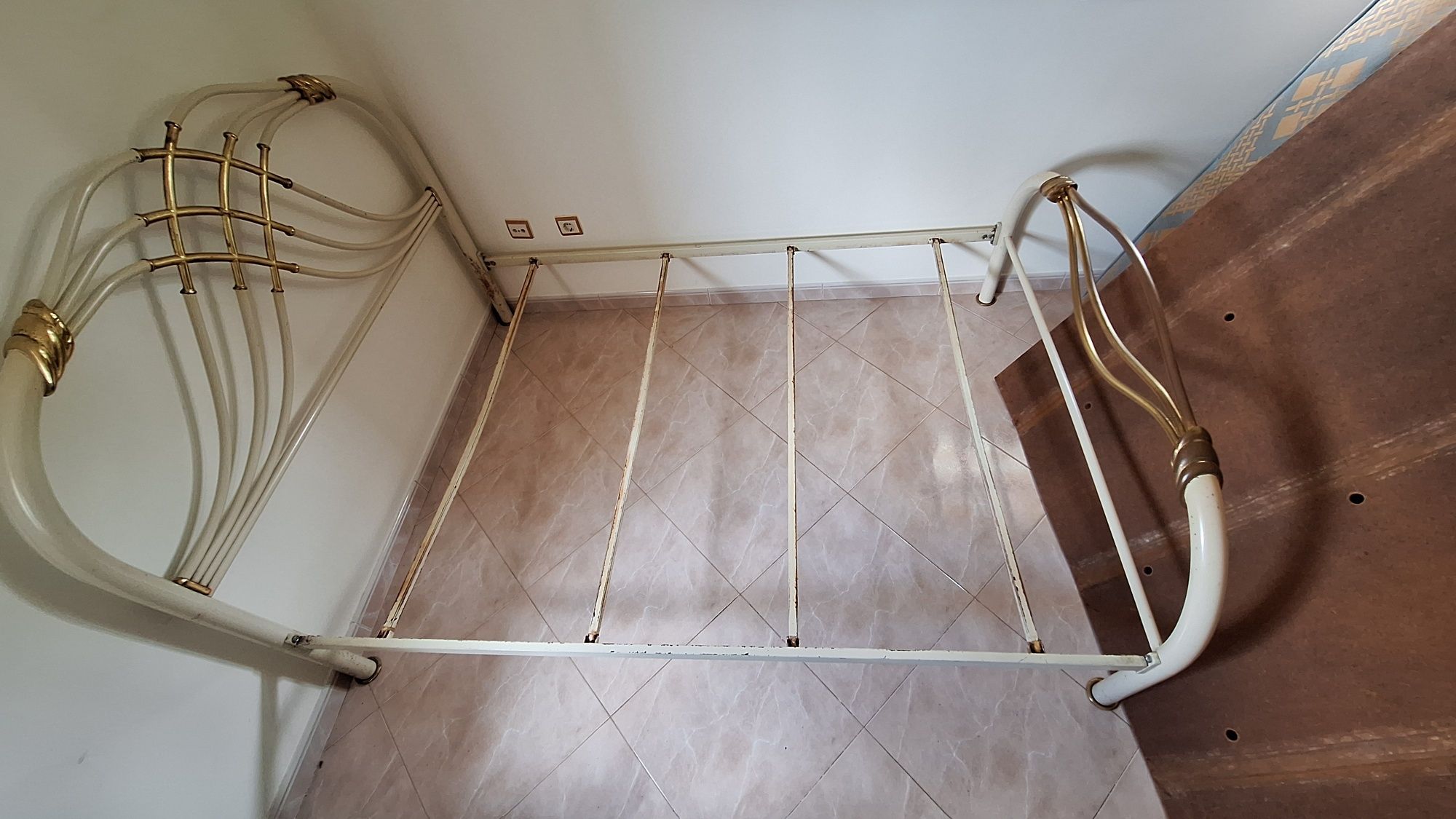 Cama de Casal Antiga