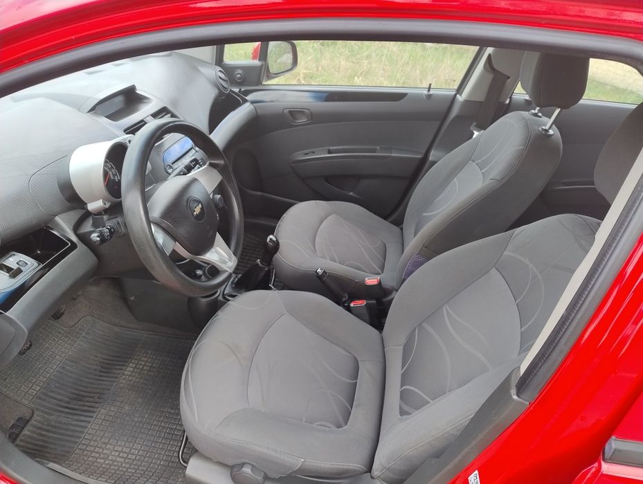 1.0 benzyna w stanie dobrym z klimatyzacją sprawną