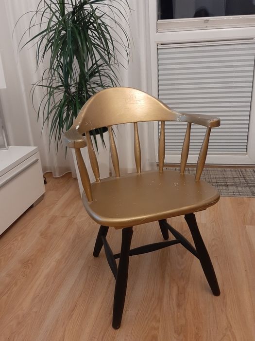 Drewiane stylowe krzeslo