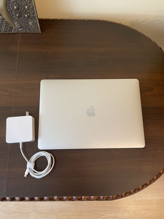 Apple MacBook Pro 15/2019p 16/256 gb