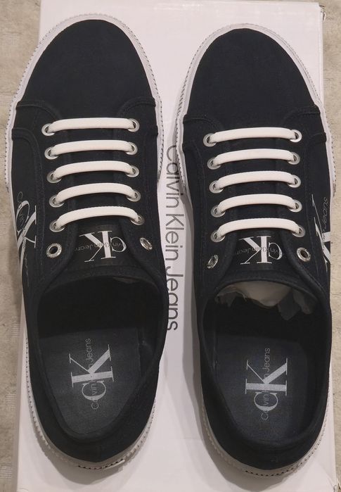Продам кеди Calvin Klein