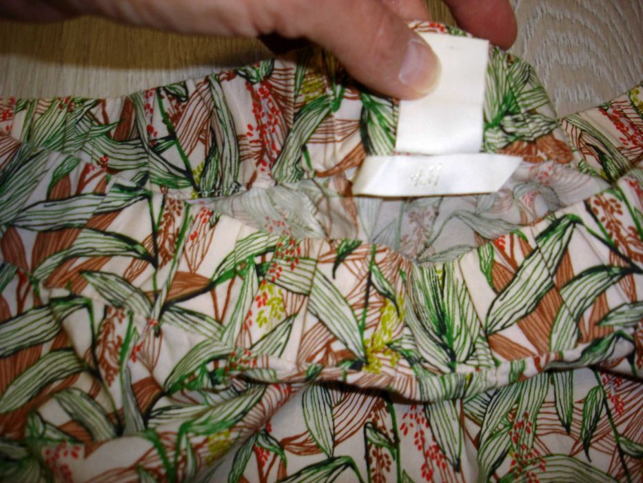 Letnia,bawełniana luźna sukienka H&M rozmiar34, wzór liście.