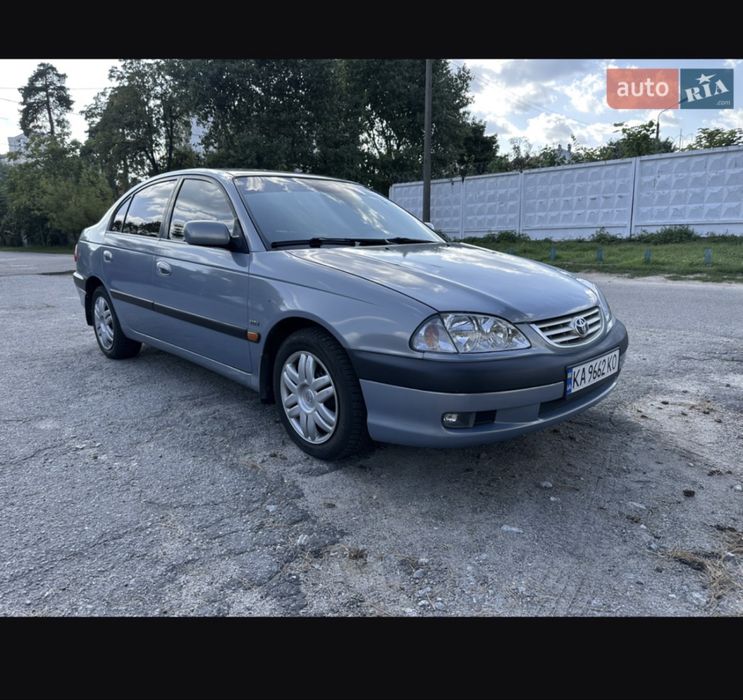 Продам Toyota avensis