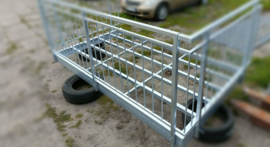 Balkon dostawny z balustrada ocynk taras  dostawiamy doczepiany