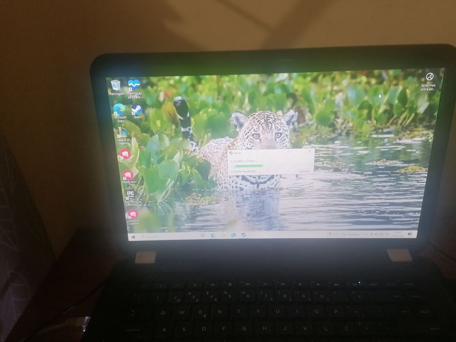 Portátil hp sem bateria ligado apenas na corrente