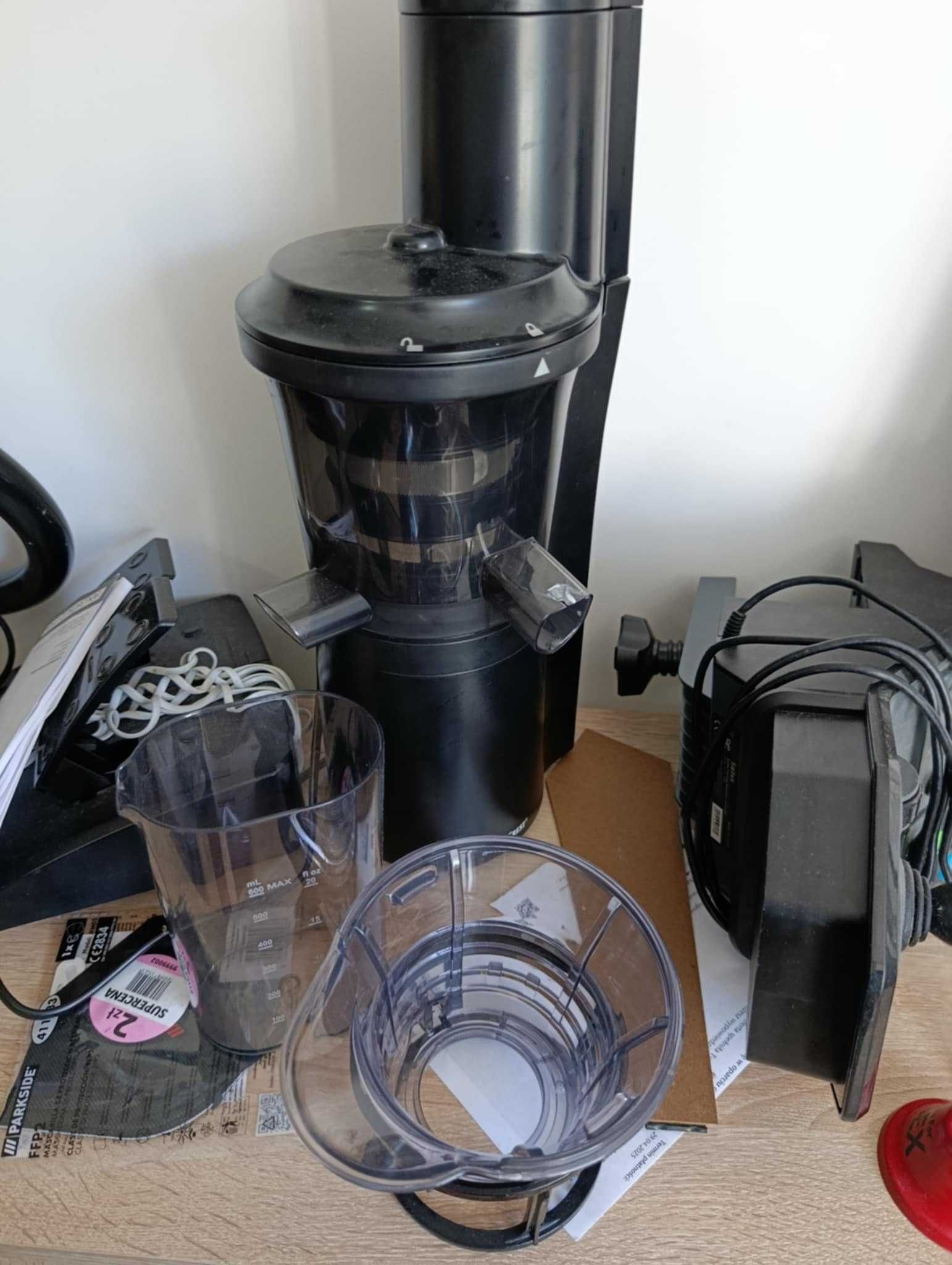 Wyciskarka wolnoobrotowa "SSJBK 300 B3", 300 W Silvercrest
