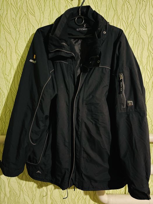 Зимняя мужская куртка канадской фирмы Stormteck