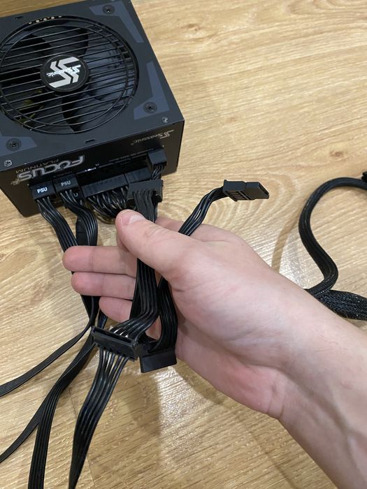 Блок питания Seasonic SSR-550PX (550W, 80+ Platinum)