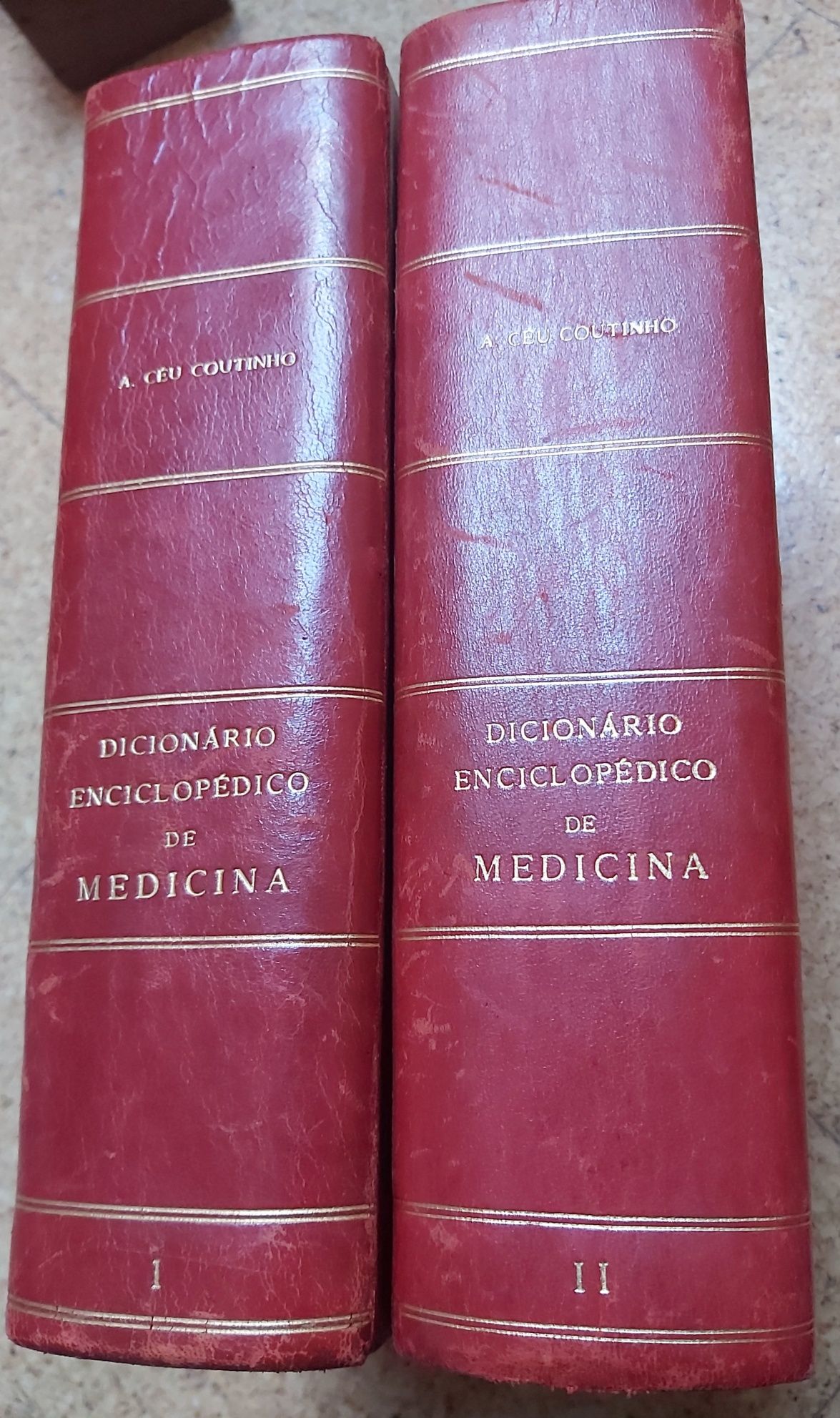 Dicionário enciclopédia médica 1977