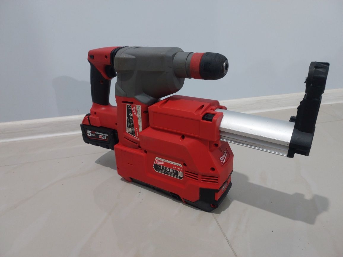 Акумуляторний перфоратор Milwaukee M18 CHX FUEL з пилососом