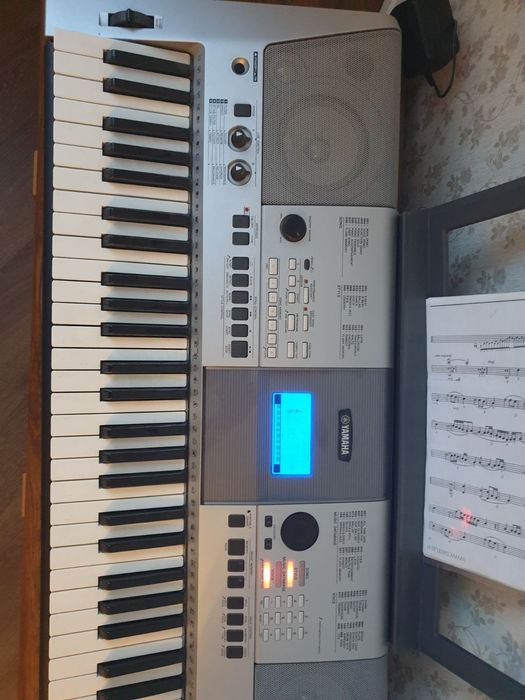 Синтезатор YAMAHA PSR-E413