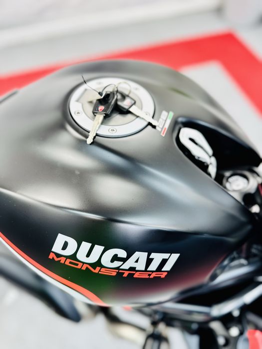 мотоцикл Ducati Monster 821 2020 р в оригіналі тільки з Японії