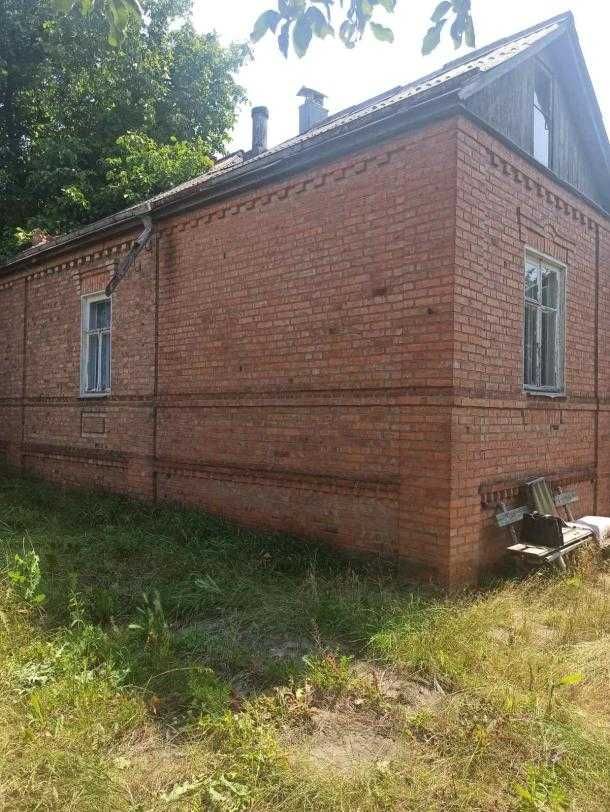 Продам капітальний цегляний будинок в Дергачах