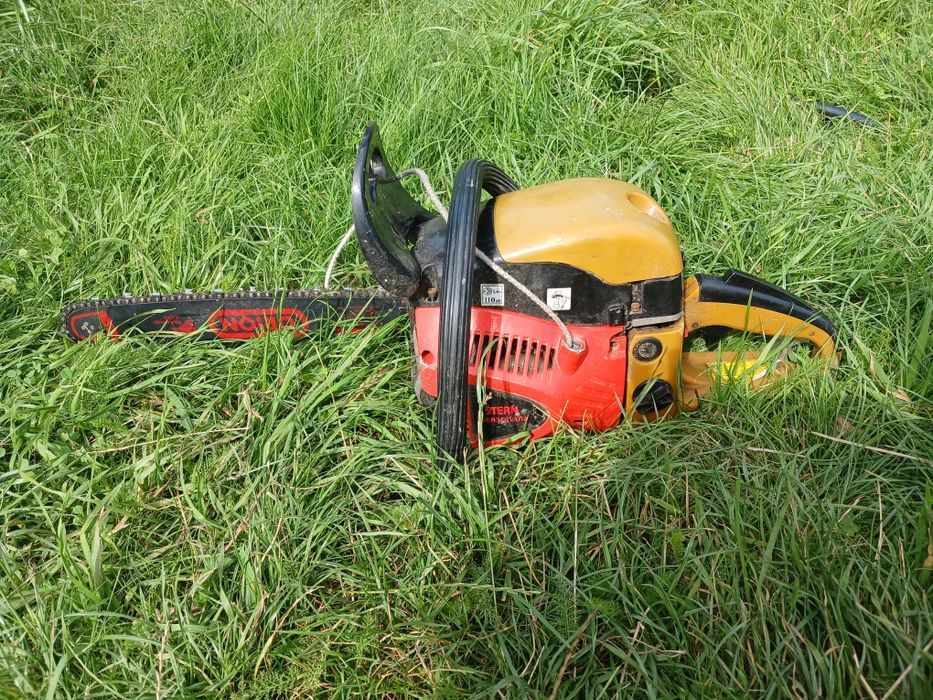 Продам бензопилу,робоча..