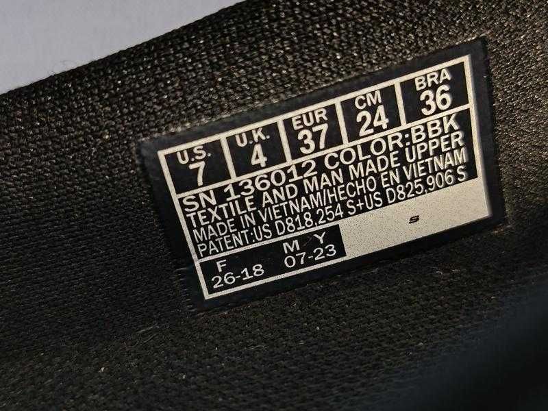 Жіночі сліпони Skechers goga mat у новому стані розмір 37/24 см