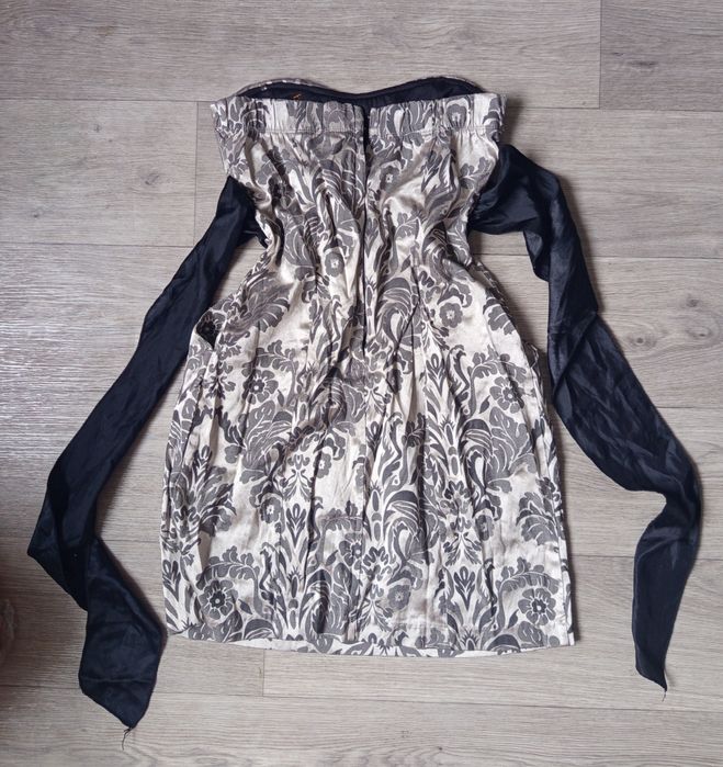 Вечірня коротка сукня