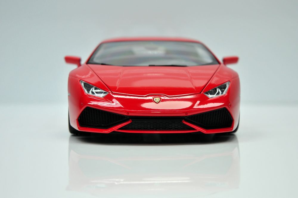 1/18 модель Lamborghini Huracan LP610-4 AUTOart