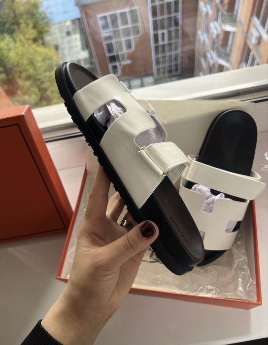 Шльопанці Hermes Chypre