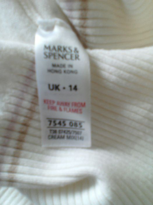 51. Sweterek rozmiar M firmy Marks & Spencer