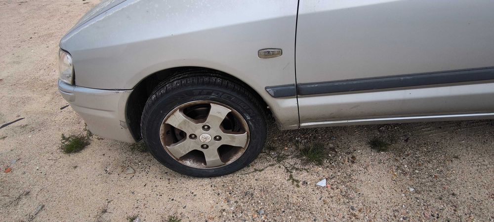 Mitsubishi Space star para peças